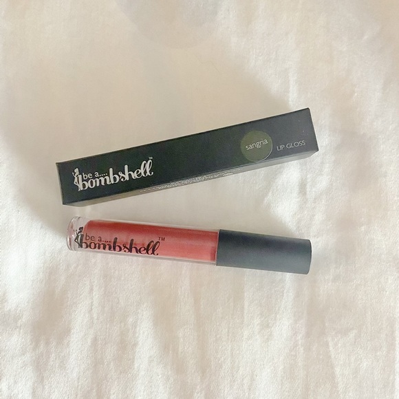 Be a Bombshell Lip Gloss - Picture 3 of 4